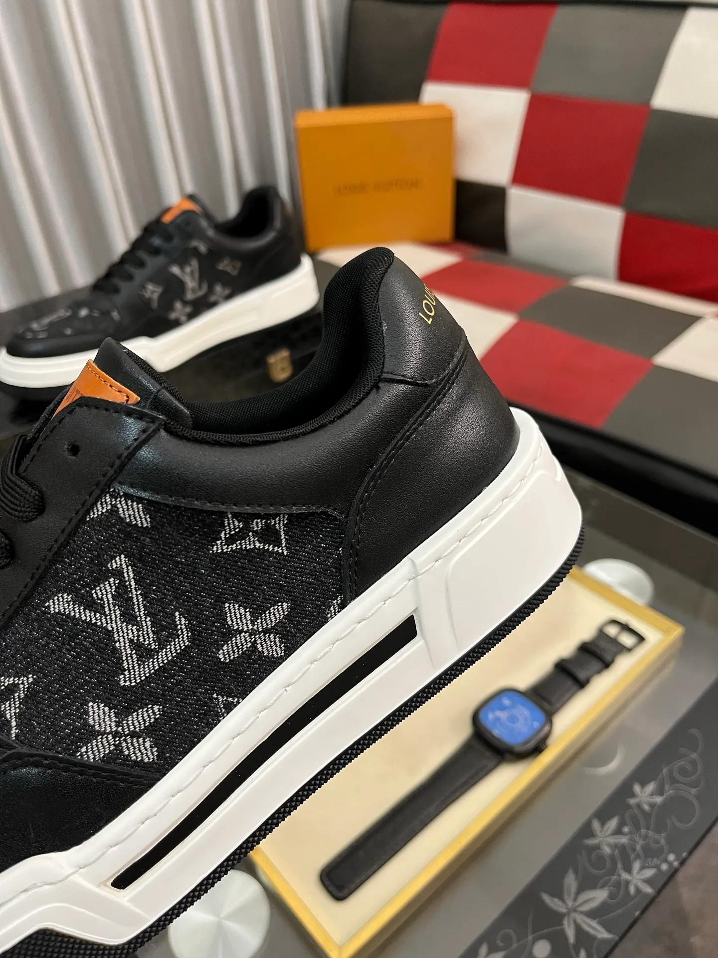 Men's Men's Shoes💰420⌚️⌚️《Lv*》The latest and most popular casual shoes, top brand [seduce] luxury~purchase, top~quality. [Strong] The upper is made of imported breathable cowhide with cloth material ➕ breathable sheepskin feet (•) and fine workmanship. Original personalized fashionable soft rubber wear-resistant outsole, size: 38-442️⃣colors available